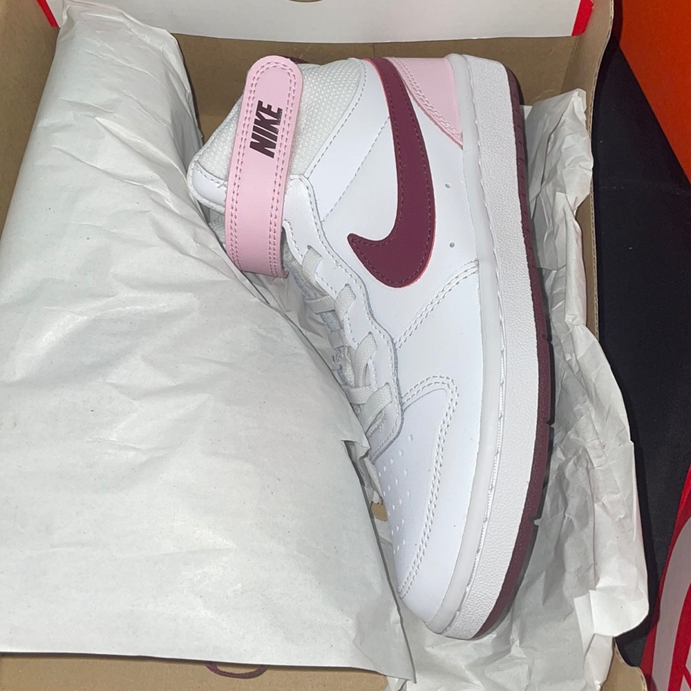 Court Borough Mid 2. White/Dark Beetroot-pink foam. Sizes 13c and 13.5c